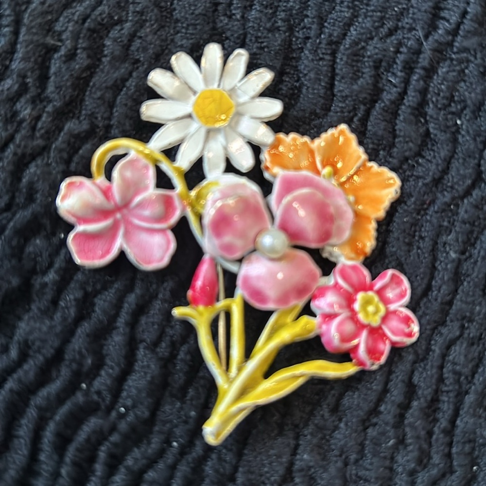 Vintage rare Accessocraft NYC brooch with multiple flowers